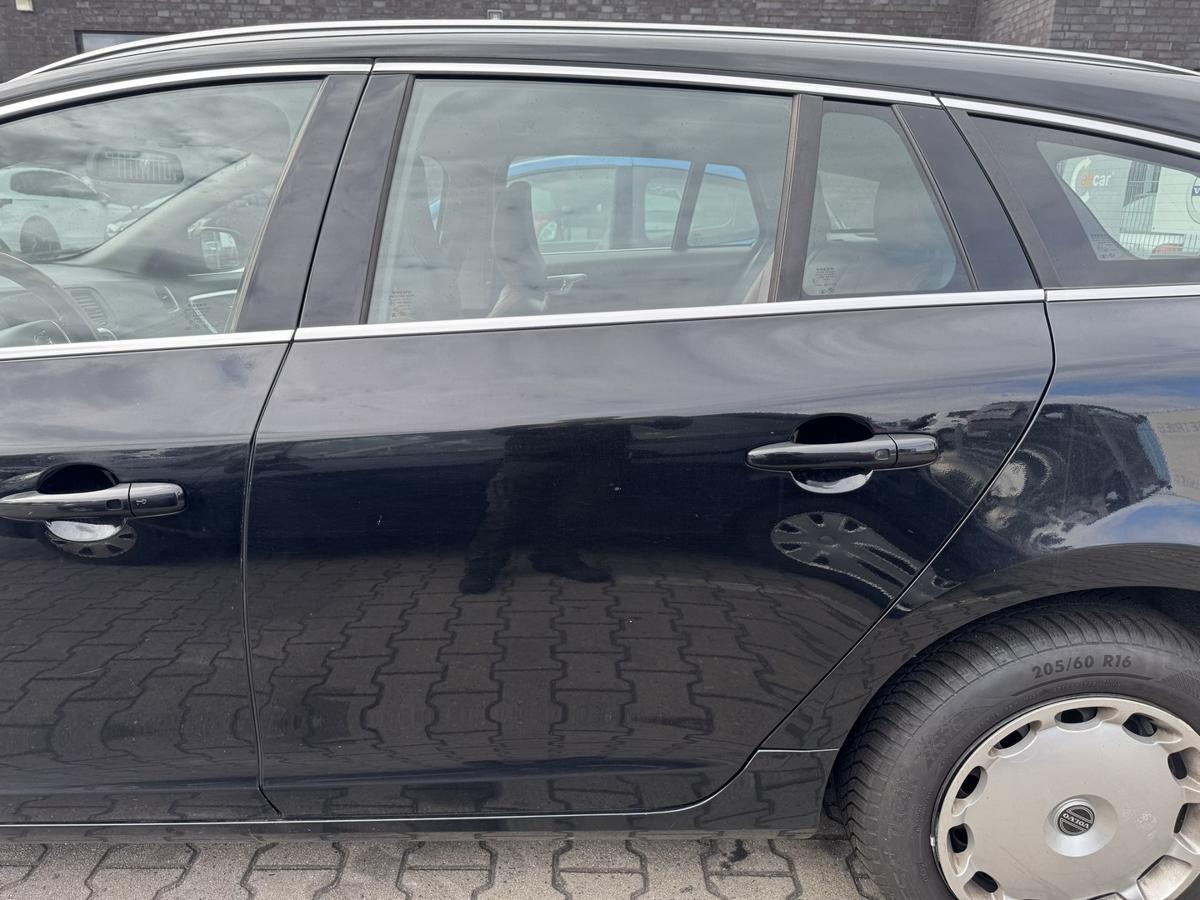 Volvo V60 original T&uuml;r hinten links 01900 Black Stone Rohbau Bj.2011